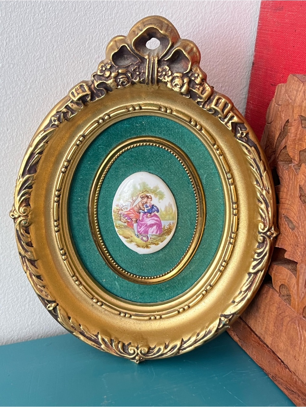 vintage B&S Creations NY rococo-style wall ceramic cameo plaque 7”